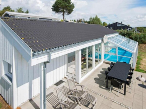 Swanky Holiday Home in Ebeltoft with Swimming Pool in Ebeltoft